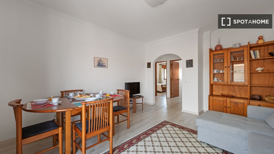 Apartment Lisbon, 2 beds, 70m² — photo 13