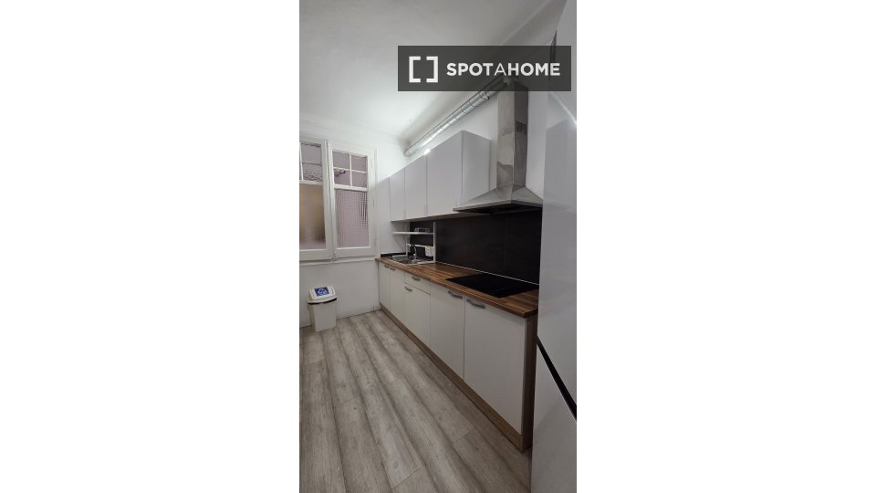 Double room Barcelona, 6 beds, 180m² — photo 5