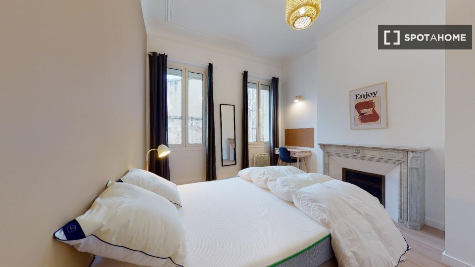 Double room Marseille, 18 beds — photo 24