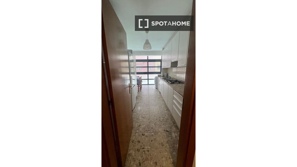 Apartment Lisbon, 1 bed, 75m² — photo 5