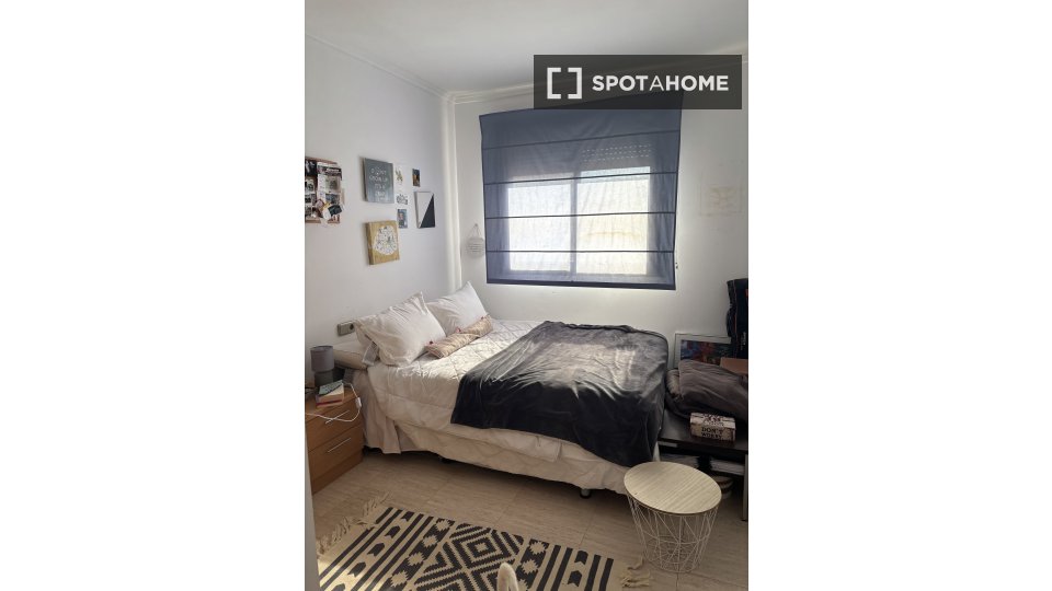 Double room Alicante, 1 bed, 30m² — photo 9
