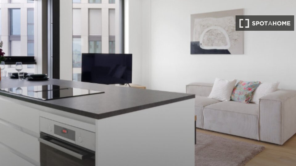 Apartment Frankfurt, 1 bed, 62m² — photo 1