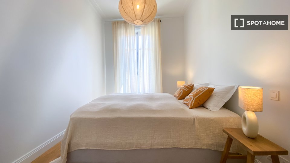 Apartment Lisbon, 2 beds, 62m² — photo 15
