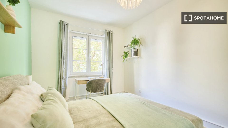 Double room Lisbon, 6 beds — photo 5
