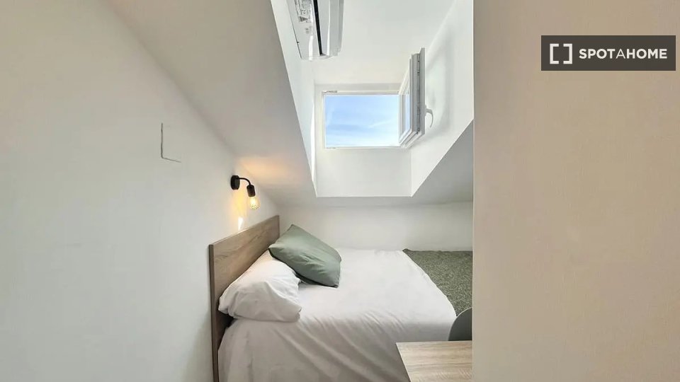 Double room Madrid, 4 beds — photo 9