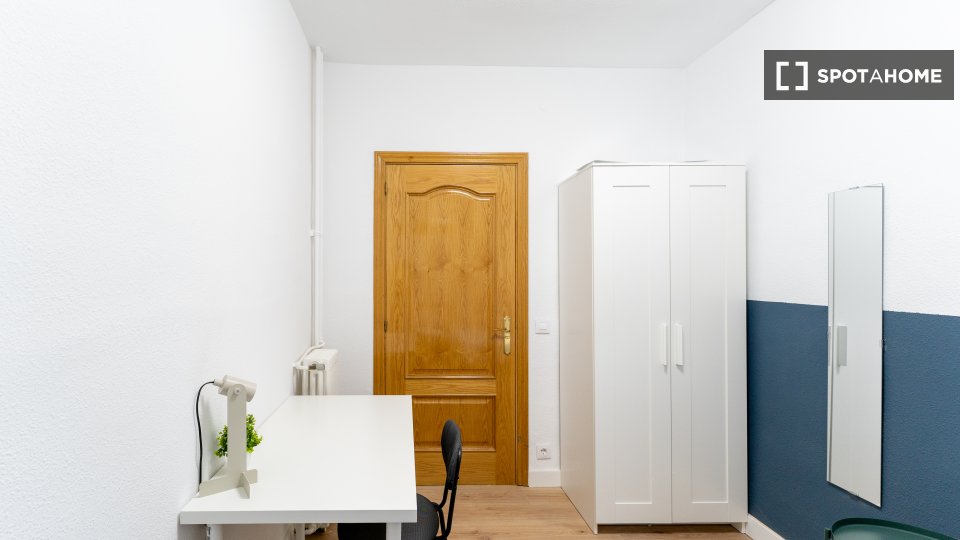 Double room Madrid, 5 beds — photo 5