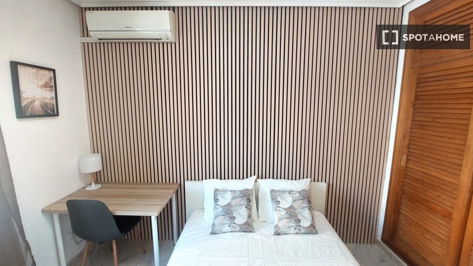 Double room Madrid, 4 beds, 95m² — photo 26