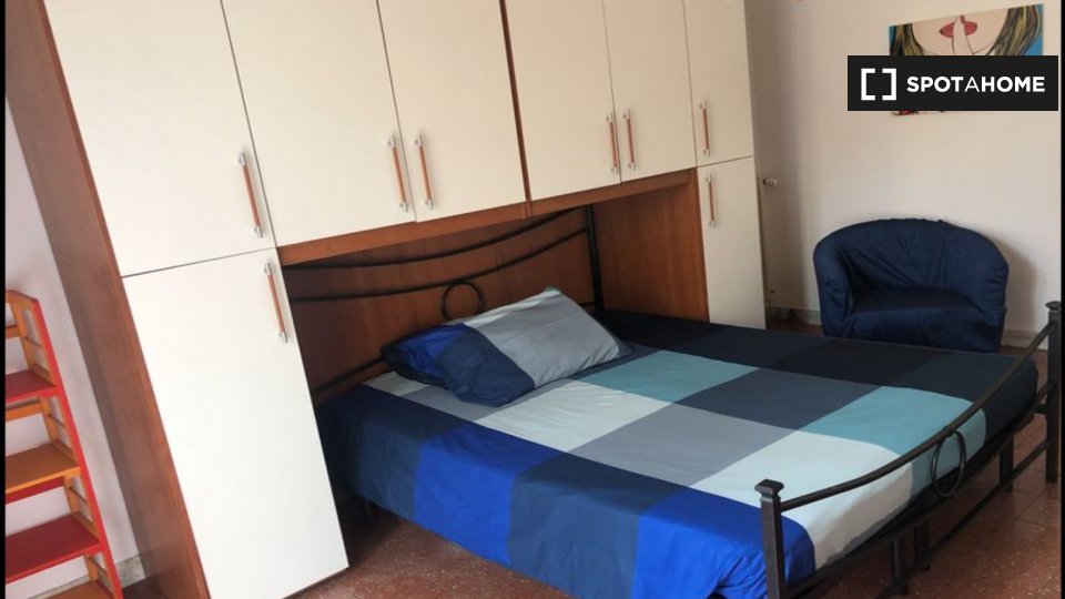 Double room Rome, 3 beds, 80m² — photo 2