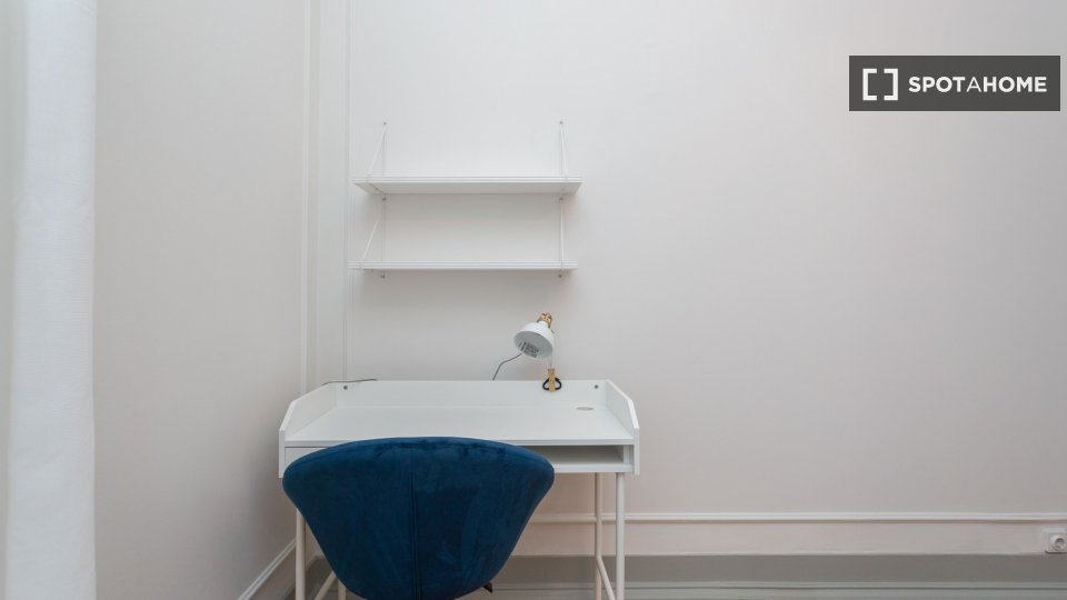 Double room Lisbon, 6 beds — photo 10