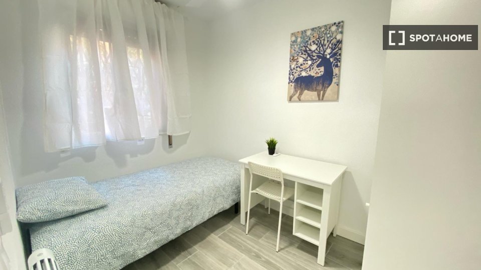 Double room Madrid, 4 beds — photo 4