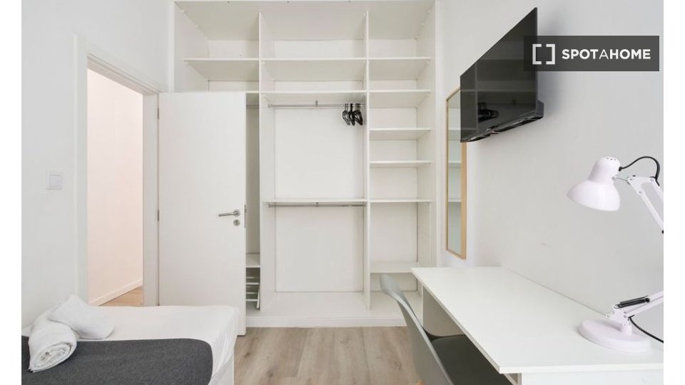 Double room Lisbon, 7 beds — photo 8