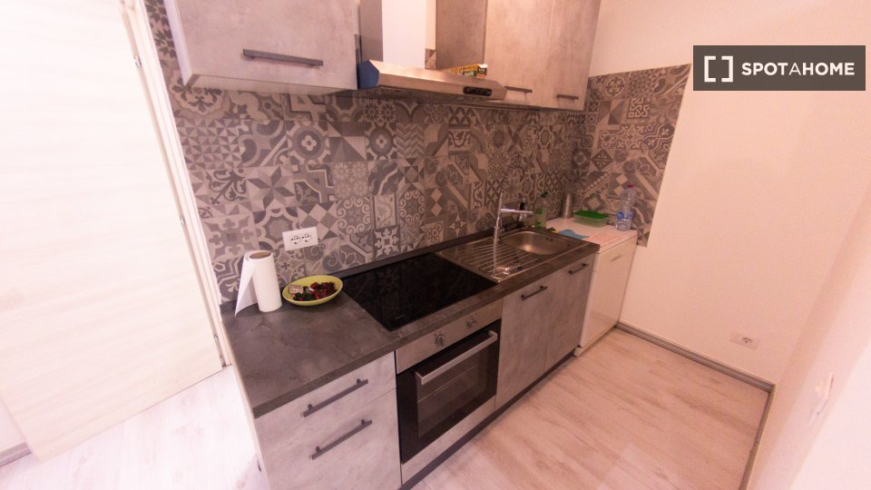 Double room Milan, 3 beds, 75m² — photo 17