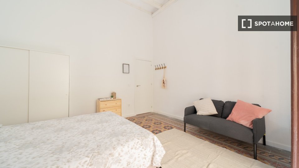Double room Barcelona, 14 beds, 400m² — photo 13