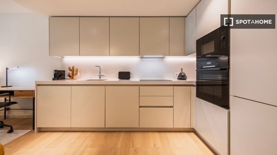 Apartment Lisbon, 3 beds — photo 8