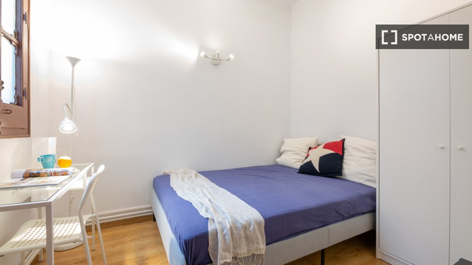 Double room Barcelona, 6 beds, 100m² — photo 18
