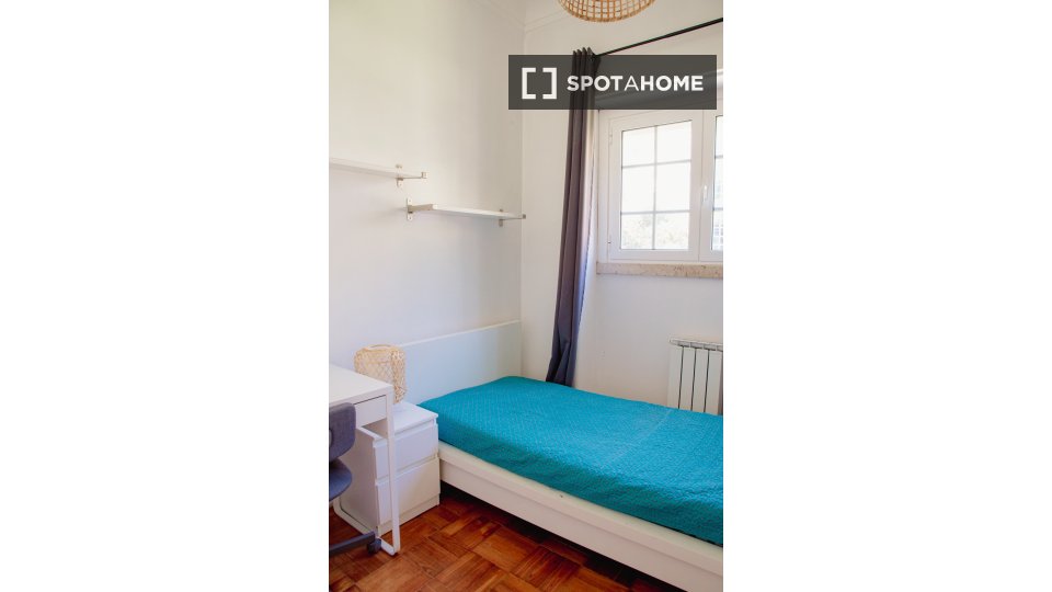 Double room Lisbon, 6 beds — photo 16