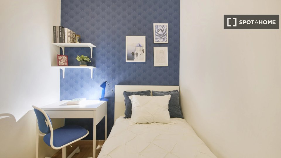 Double room Lisbon, 4 beds — photo 5