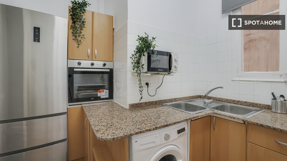 Double room Barcelona, 6 beds, 100m² — photo 3