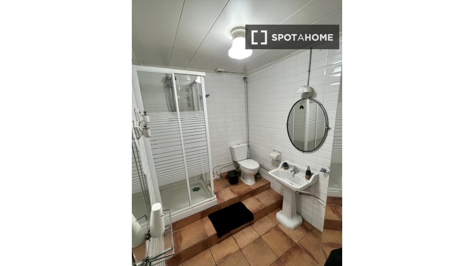 Double room Barcelona, 1 bed, 67m² — photo 2