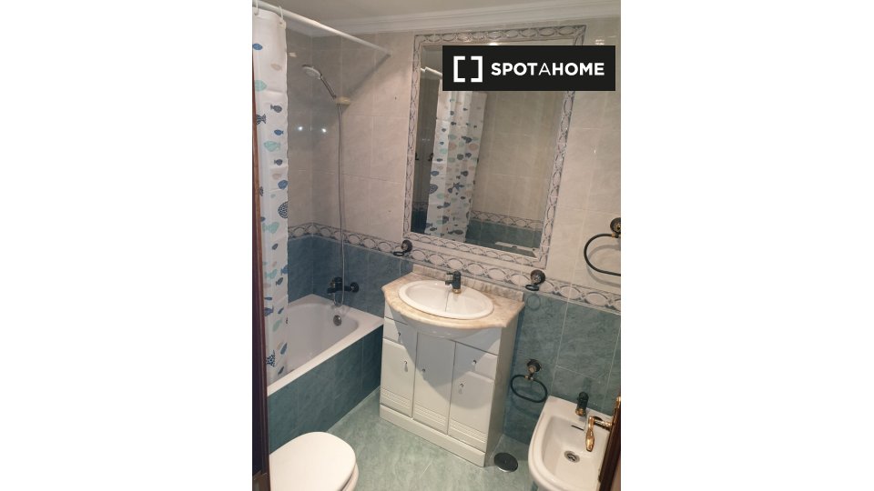 Double room Madrid, 4 beds, 90m² — photo 8