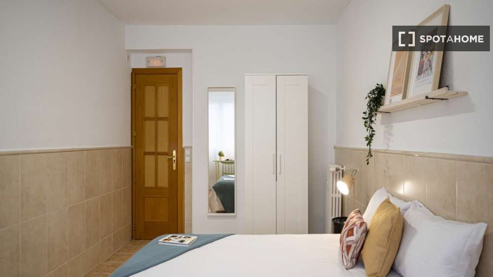 Double room Madrid, 25 beds — photo 8