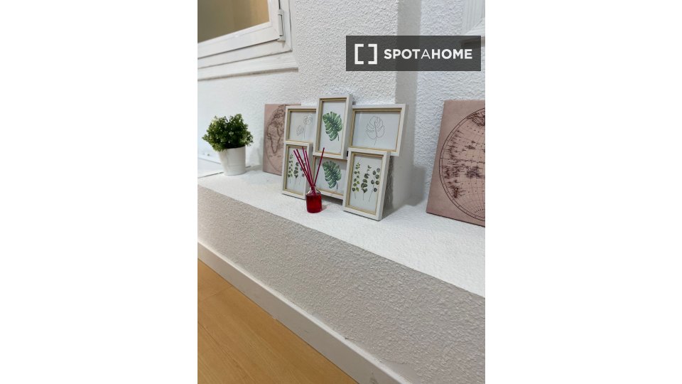 Double room Madrid, 4 beds, 100m² — photo 2