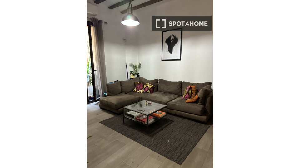 Double room Barcelona, 1 bed, 70m² — photo 12