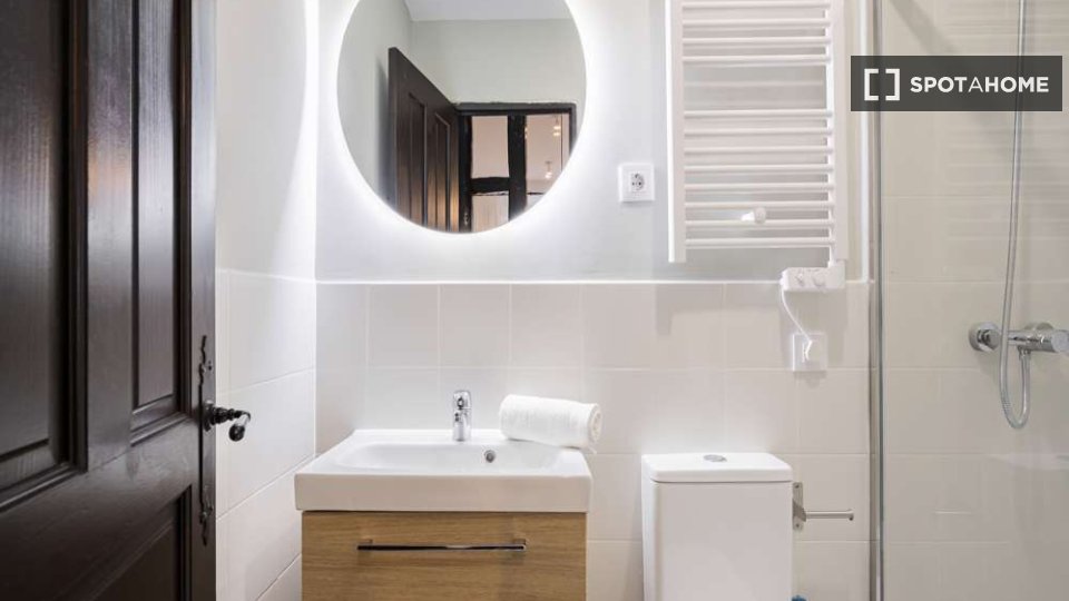 Double room Madrid, 6 beds — photo 15