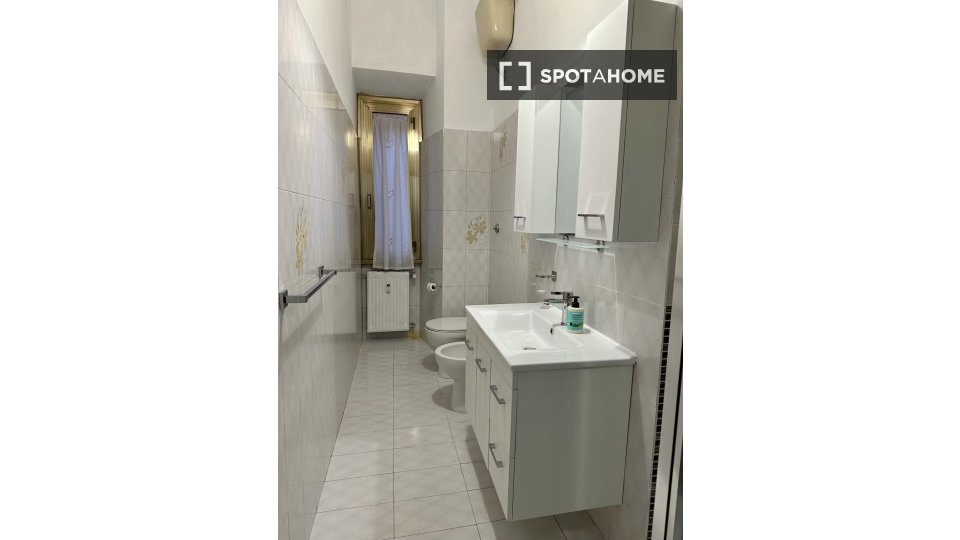 Double room Rome, 3 beds — photo 4