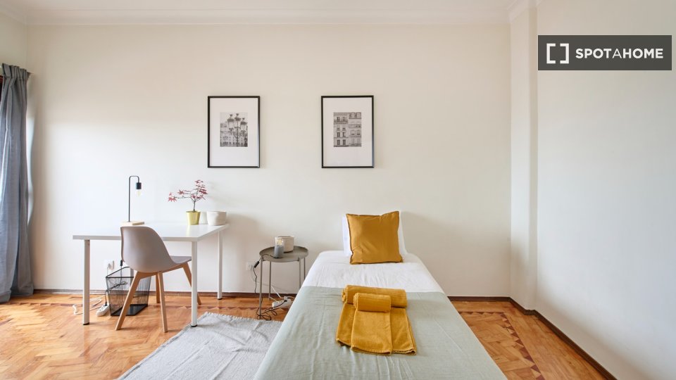 Double room Lisbon, 8 beds — photo 7
