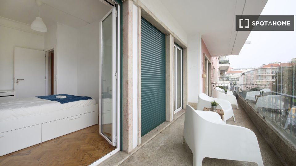 Double room Lisbon, 9 beds — photo 33