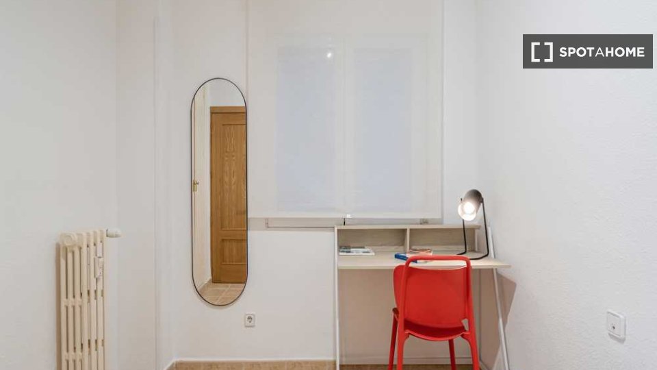 Double room Madrid, 4 beds — photo 33