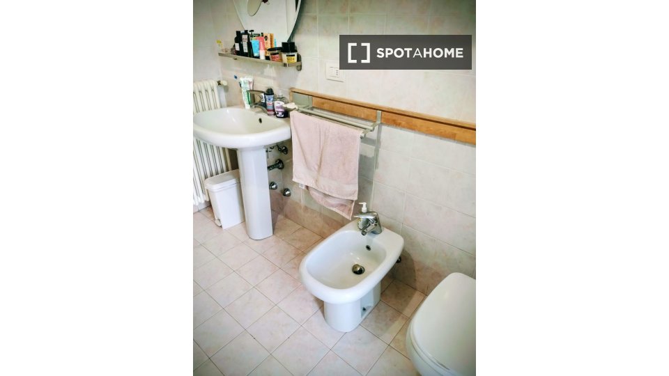 Double room Bologna, 1 bed, 16m² — photo 4
