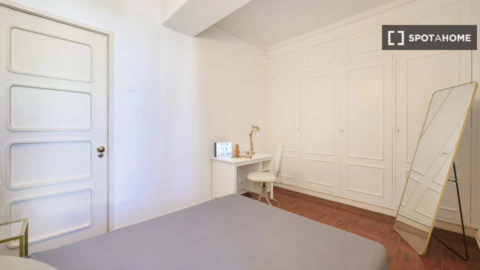 Double room Lisbon, 7 beds — photo 13
