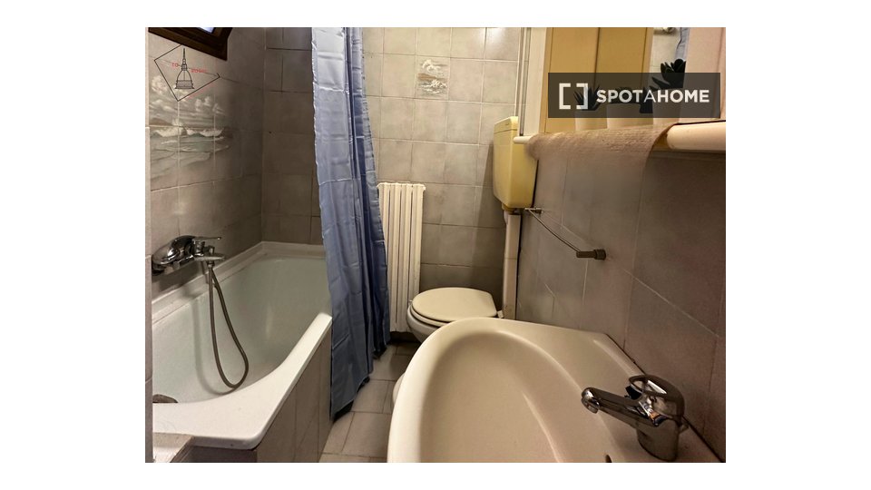 Double room Turin, 3 beds — photo 33