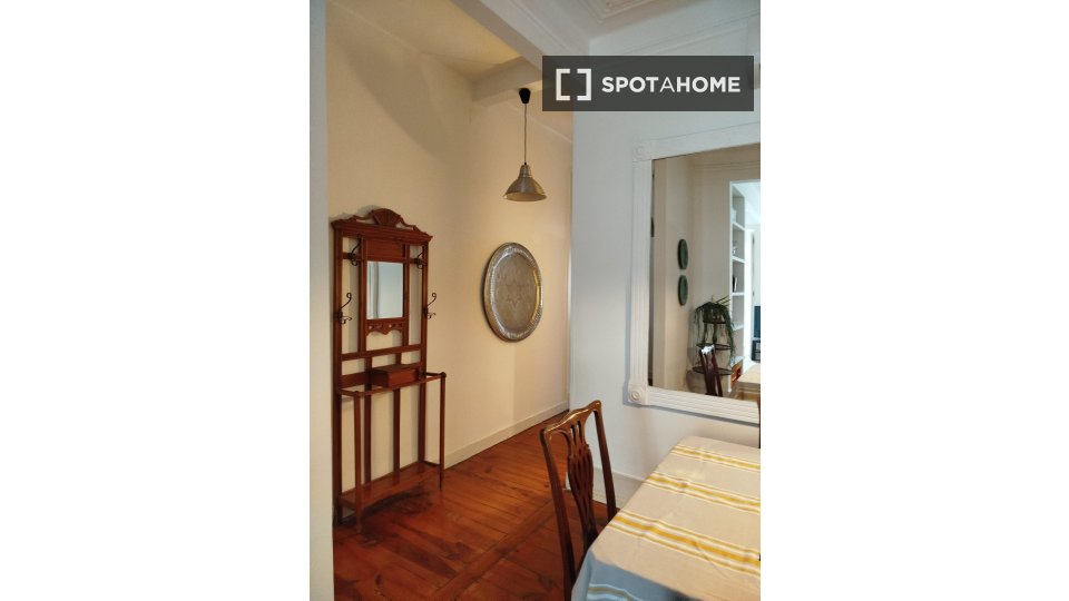 Apartment Lisbon, 1 bed, 95m² — photo 15