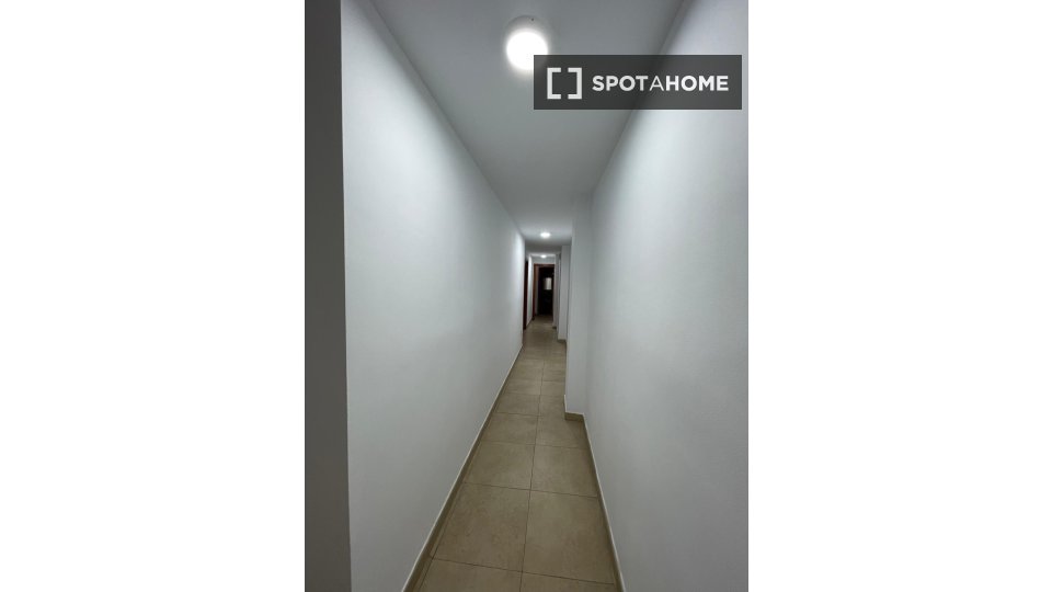 Apartment Valencia, 4 beds, 106m² — photo 4