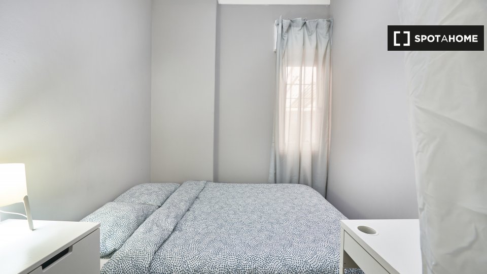 Double room Lisbon, 6 beds — photo 2