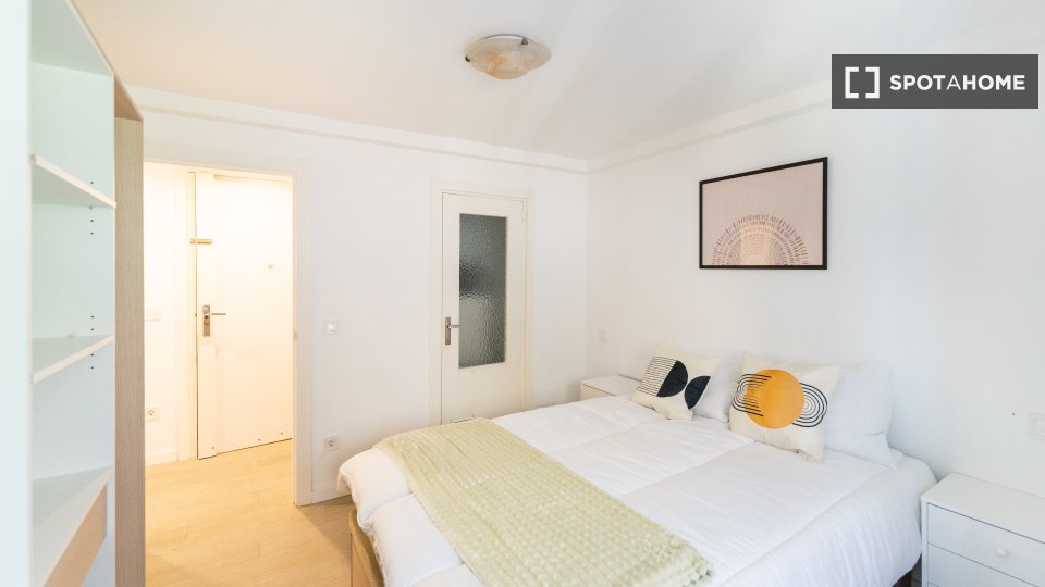 Double room Madrid, 6 beds — photo 15