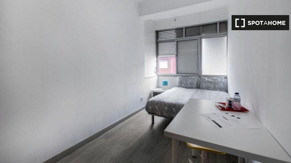 Double room Lisbon, 9 beds — photo 1