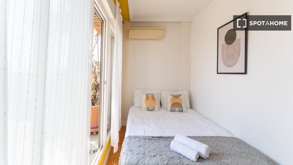 Double room Madrid, 6 beds — photo 12
