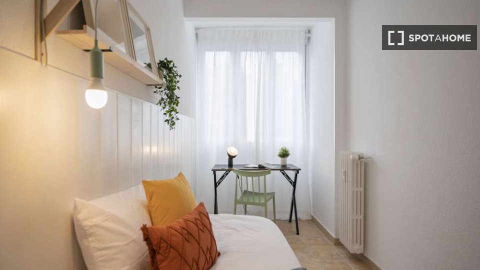Double room Madrid, 25 beds — photo 5