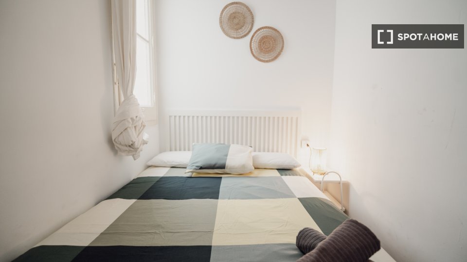 Habitación en piso compartido en alquiler en El Raval, Barcelona