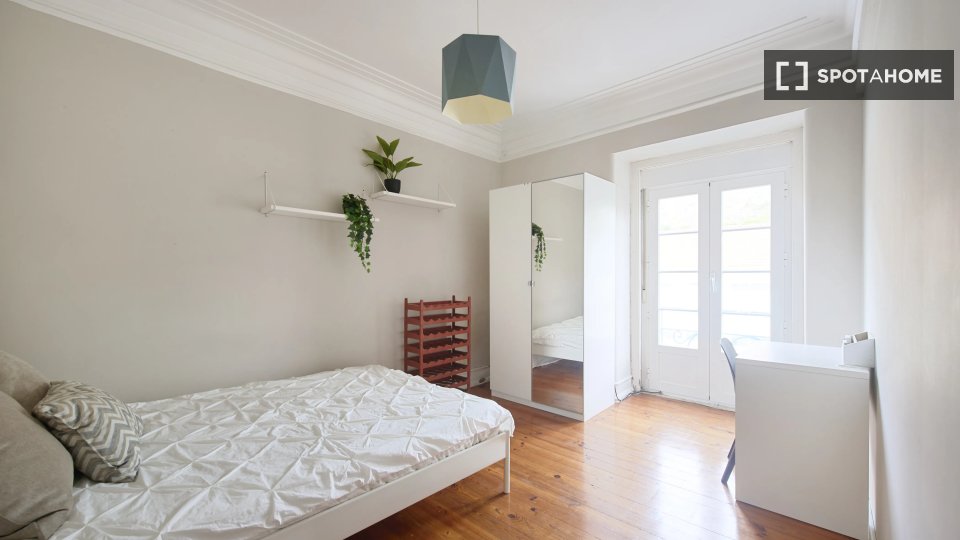 Double room Lisbon, 4 beds — photo 1