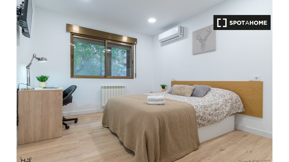 Double room Madrid, 4 beds, 100m² — photo 4