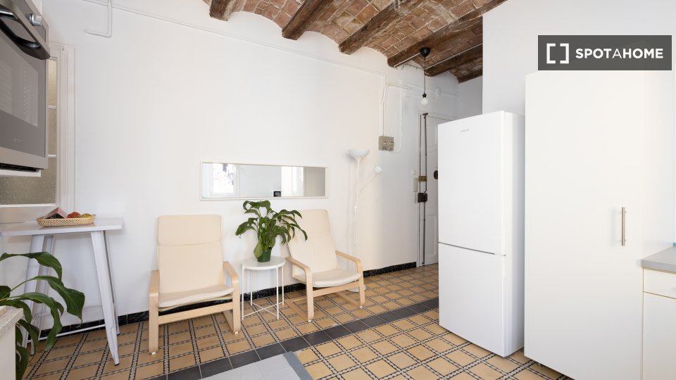 Double room Barcelona, 4 beds, 75m² — photo 16