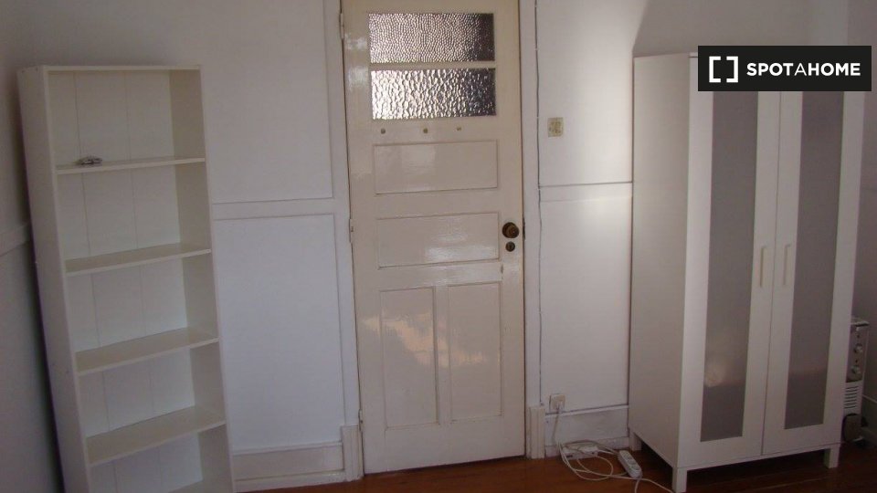 Double room Lisbon, 7 beds — photo 5