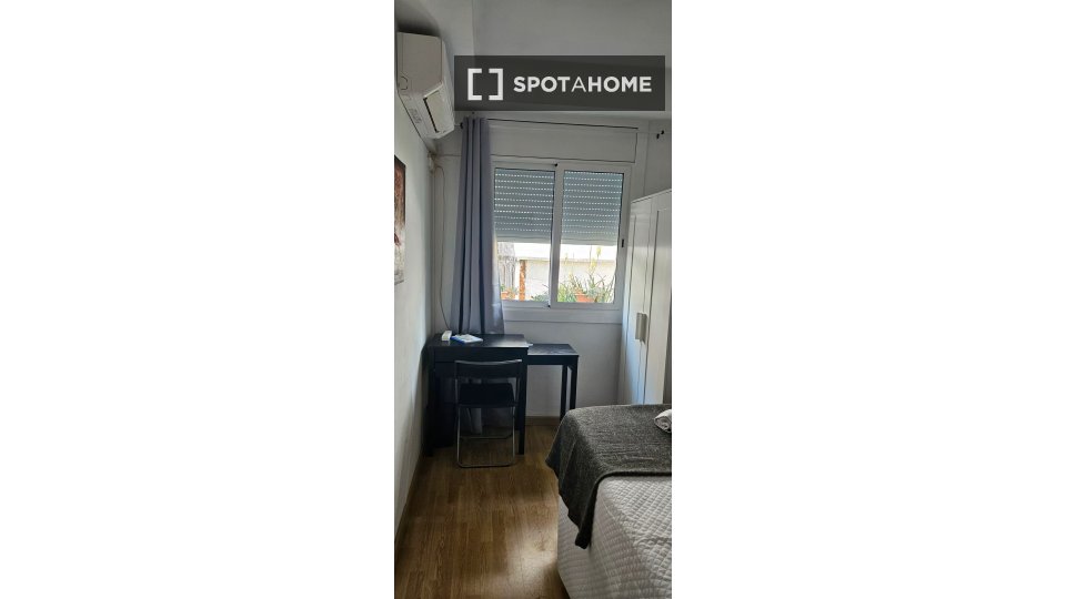 Double room Barcelona, 3 beds, 90m² — photo 19