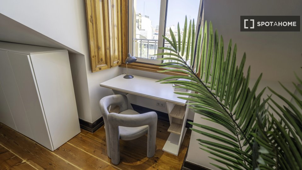 Double room Lisbon, 9 beds — photo 14
