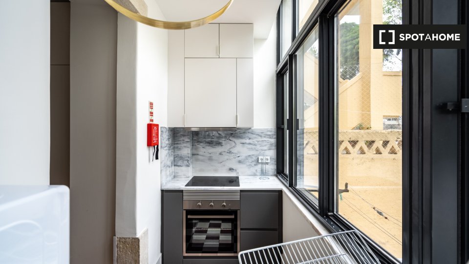 Apartment Lisbon, 2 beds — photo 16